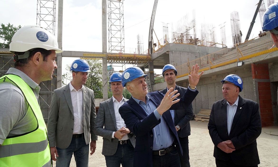 Ministar Gajić posetio gradilište Nacionalnog odbojkaškog centra