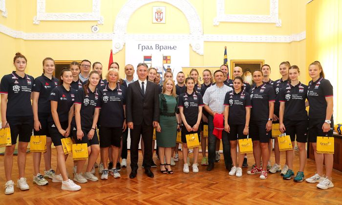 Gradonačelnik Vranja priredio prijem za žensku kadetsku reprezentaciju Srbije