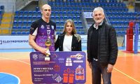 Mladenu Bojoviću trofej za najboljeg odbojkaša novembra