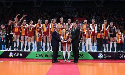 Prvi trofej Galatasaraja posle tri izgubljena finala &ndash; Ivan Knežević predao pehar